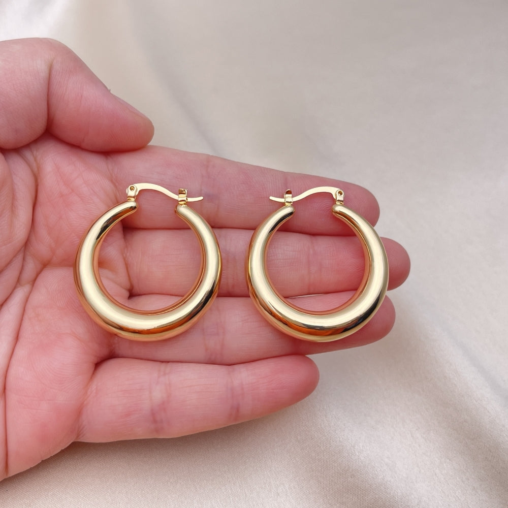 Oro Laminado Medium Hoop, Gold Filled Style Hollow Design, Polished, Golden Finish