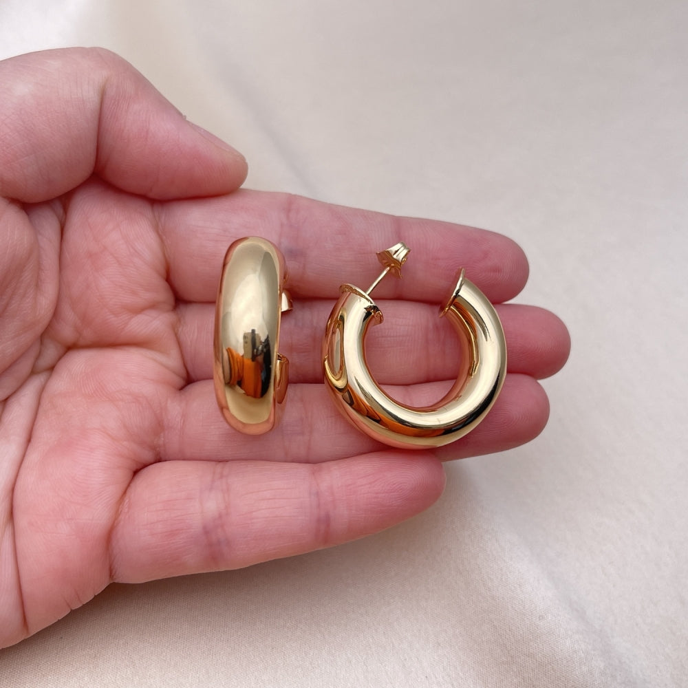 Oro Laminado Medium Hoop, Gold Filled Style Hollow Design, Polished, Golden Finish