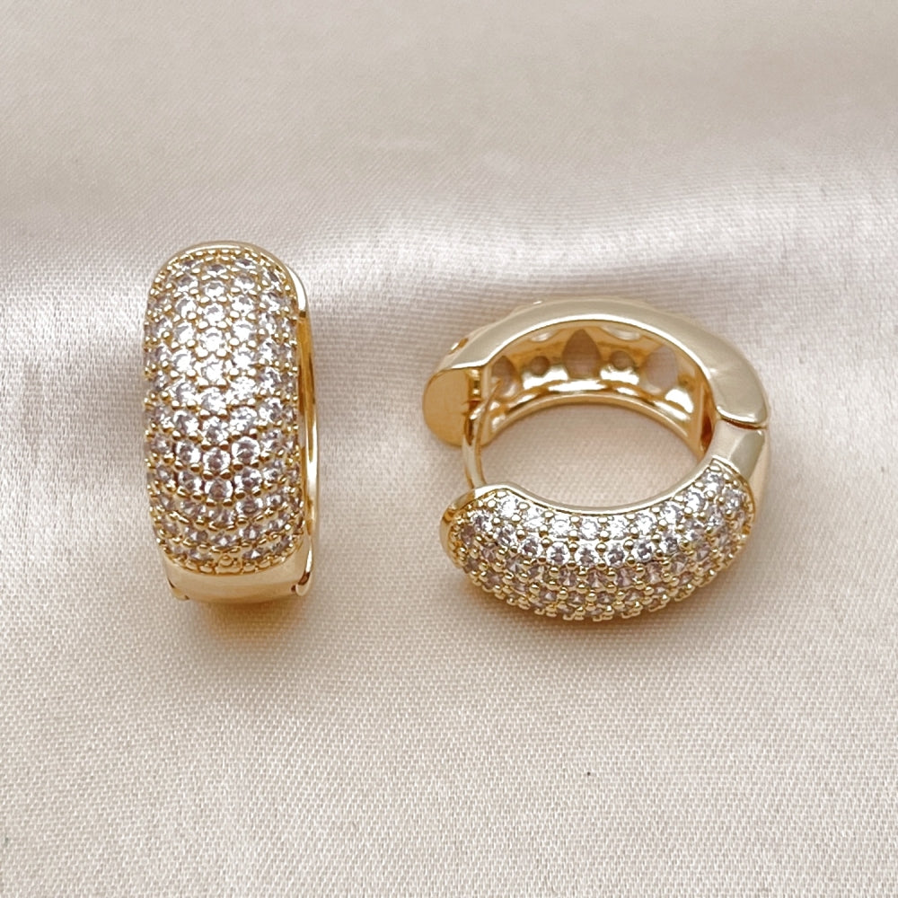 Oro Laminado Huggie Hoop, Gold Filled Style Four-leaf Clover Design, with White Micro Pave, Polished, Golden Finish