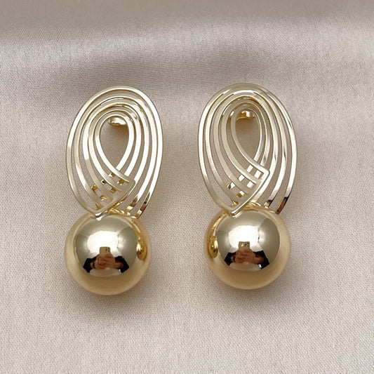 Oro Laminado Stud Earring, Gold Filled Style Ball Design, Polished, Golden Finish