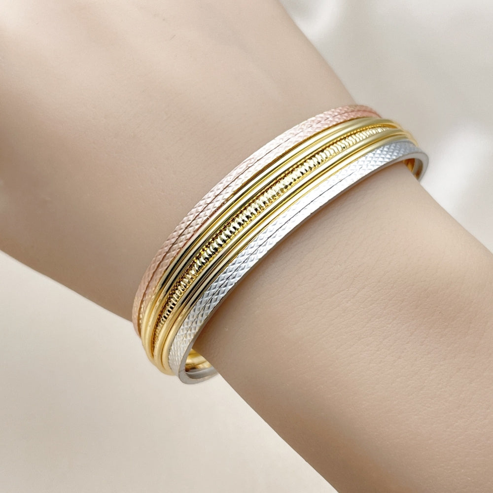 Oro Laminado Individual Bangle, Gold Filled Style Diamond Cutting Finish, Tricolor