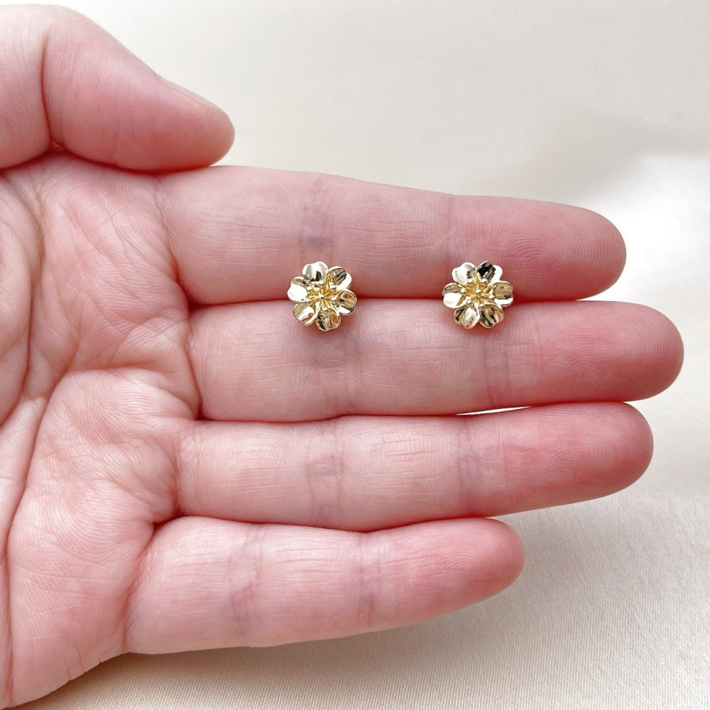 Oro Laminado Stud Earring, Gold Filled Style Flower Design, Polished, Golden Finish