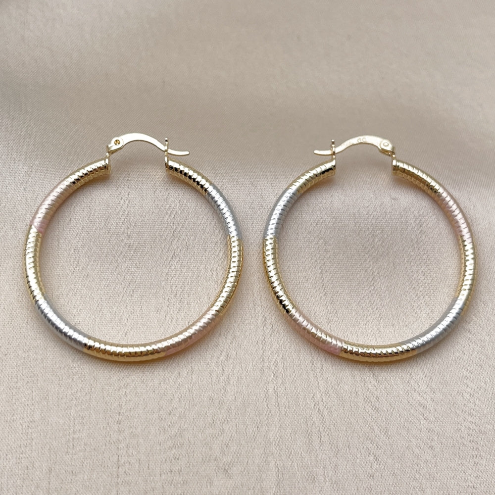 Oro Laminado Medium Hoop, Gold Filled Style Hollow Design, Diamond Cutting Finish, Tricolor
