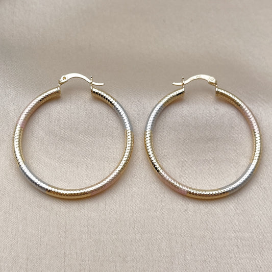 Oro Laminado Medium Hoop, Gold Filled Style Hollow Design, Diamond Cutting Finish, Tricolor