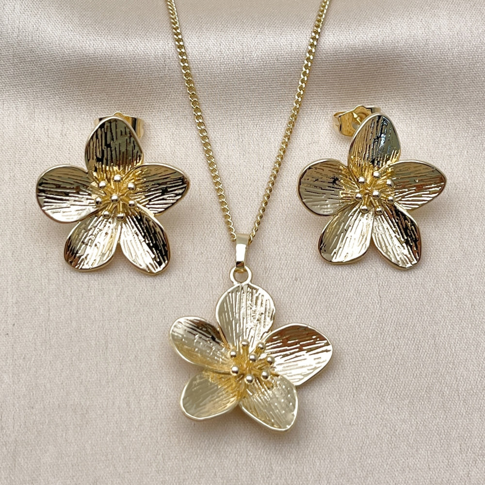 Oro Laminado Earring and Pendant Adult Set, Gold Filled Style Flower Design, Diamond Cutting Finish, Golden Finish