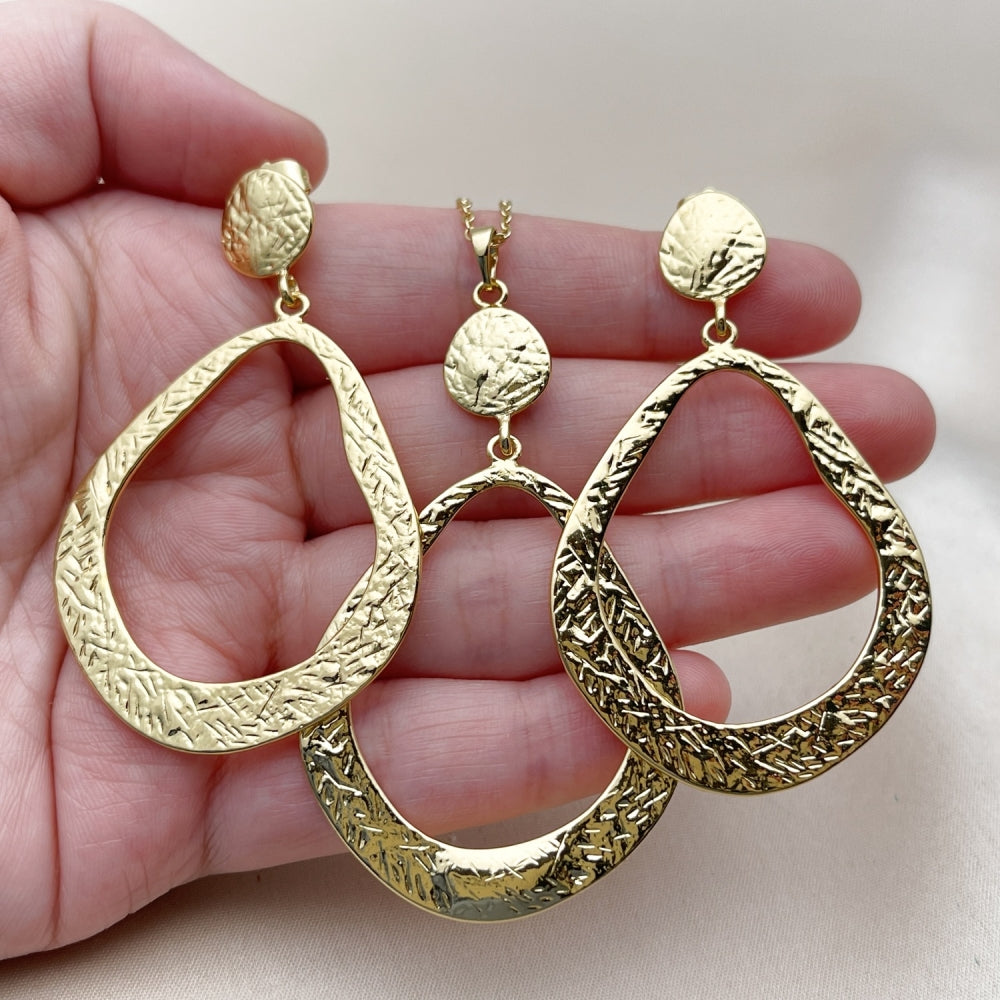 Oro Laminado Earring and Pendant Adult Set, Gold Filled Style Teardrop Design, Polished, Golden Finish