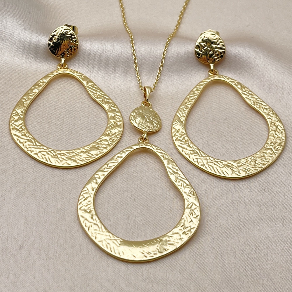 Oro Laminado Earring and Pendant Adult Set, Gold Filled Style Teardrop Design, Polished, Golden Finish