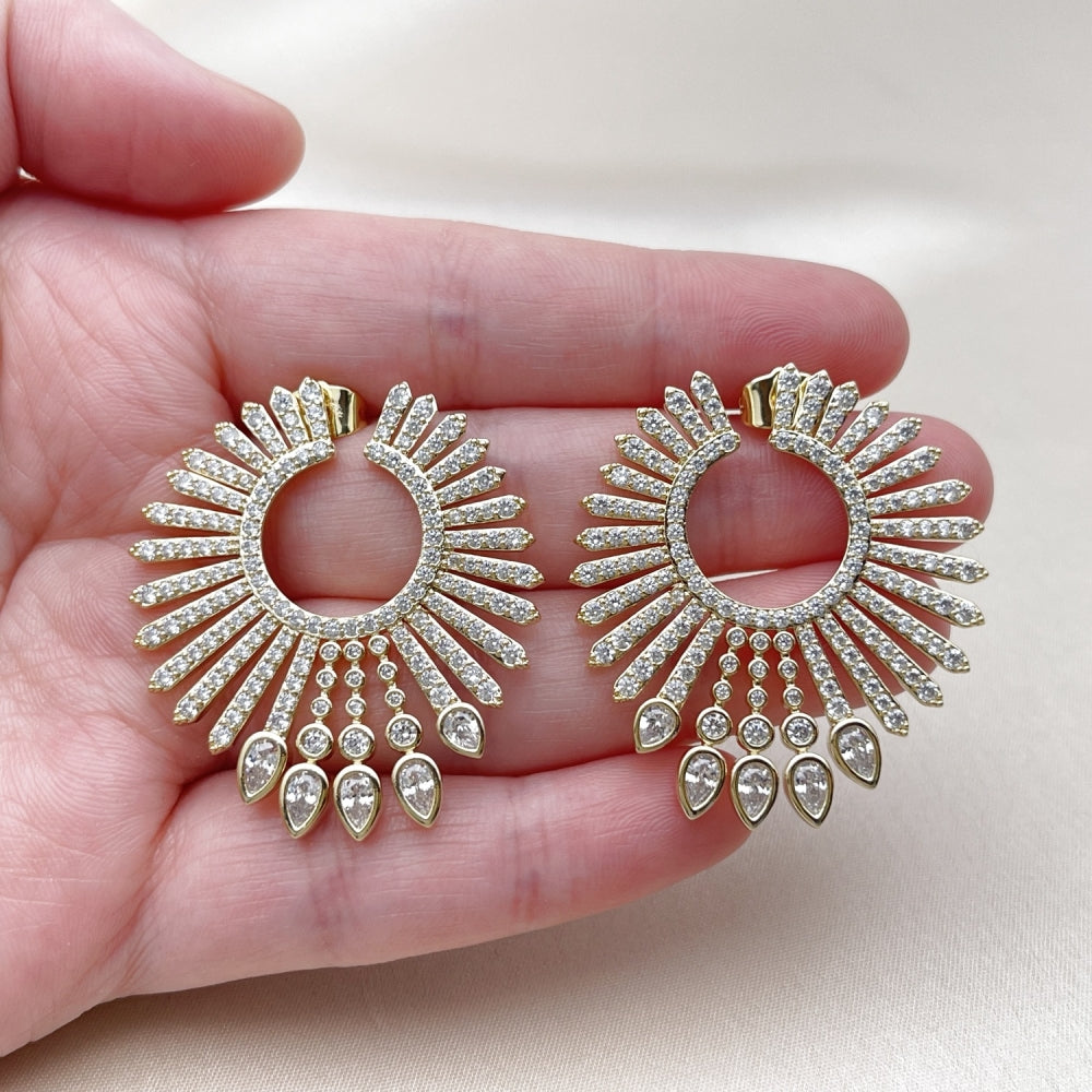 Oro Laminado Stud Earring, Gold Filled Style with White Cubic Zirconia, Polished, Golden Finish