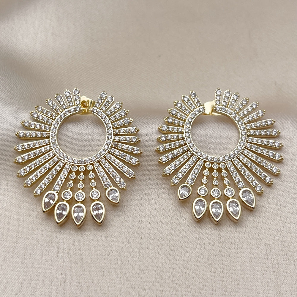 Oro Laminado Stud Earring, Gold Filled Style with White Cubic Zirconia, Polished, Golden Finish